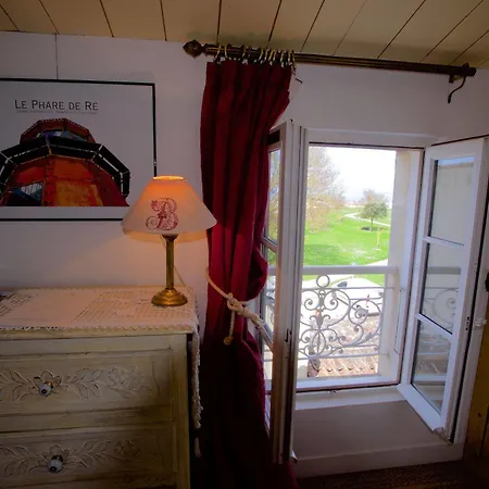 Le Corps De Garde Panzió 4*