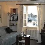Le Corps De Garde Frühstückspension 4*