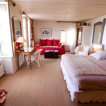 Le Corps De Garde Bed & Breakfast 3*