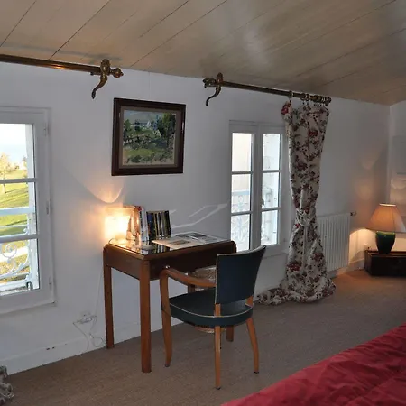 Le Corps De Garde Bed and Breakfast 4*