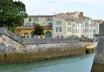 Le Corps De Garde Bed and Breakfast 4*