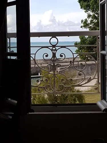 Le Corps De Garde Bed & Breakfast 4*