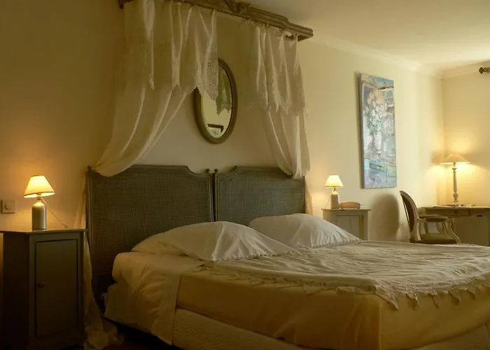 Le Corps De Garde Bed & Breakfast 4*