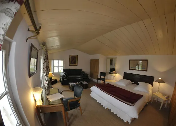 Le Corps De Garde Bed & Breakfast 4*