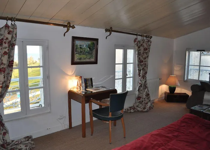 Le Corps De Garde Bed & Breakfast 4*